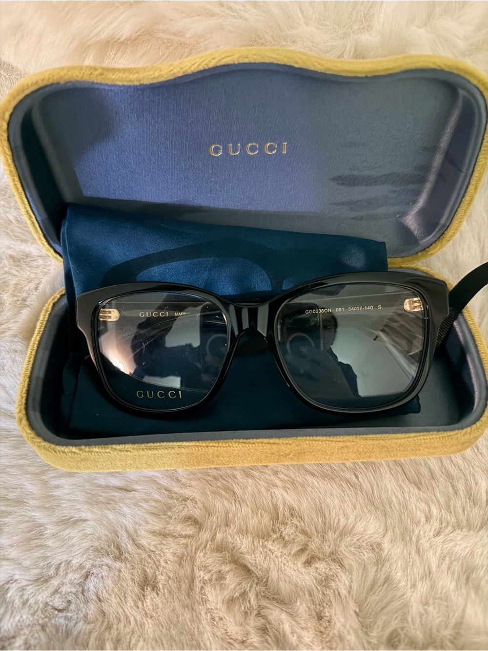 Gucci Women's Black Square Frame Sunglasses